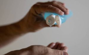 沐浴乳加水稀釋更省錢？醫：導致產品變質