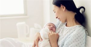 坐月子不能洗頭？坐月子不能外出？關於坐月子的5大問題，產科醫師告訴你