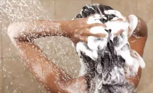 絕大多數洗頭都洗錯了！這些動作都是頭皮殺手