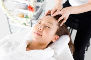 生髮秘方誰真誰假?穴道按摩、姜、大蒜、鹽、綠豆粉有用嗎?