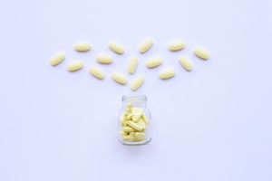 維生素D什麼時候吃才對？一天吃幾次？醫師詳細解答