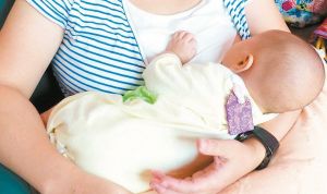 寶寶常抓頭 當心長頭癬