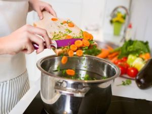 水煮反而破壞水溶性維生素 研究曝葉菜類最佳煮法