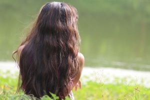 掉髮的根部是尖是圓？判斷是否正常脱髮