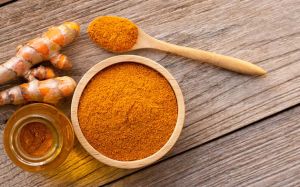 薑黃對皮膚的7個好處和如何使用它