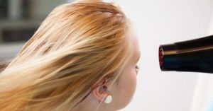 如果你想避免脱髮，請正確洗髮和吹乾頭髮