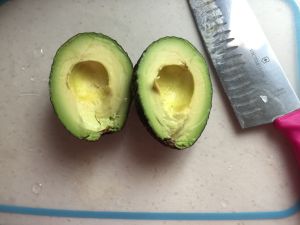 牛油果，一種意想不到的水果，有助於防止脱髮