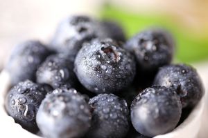 對眼睛有益的藍莓有助於控制脱髮