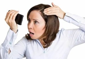 3個在你不知情的情況下導致脱髮的習慣