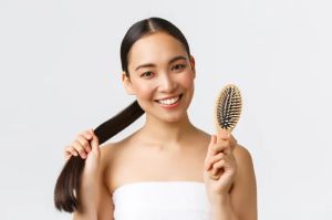 如何護理頭髮以保持健康、強壯和柔軟