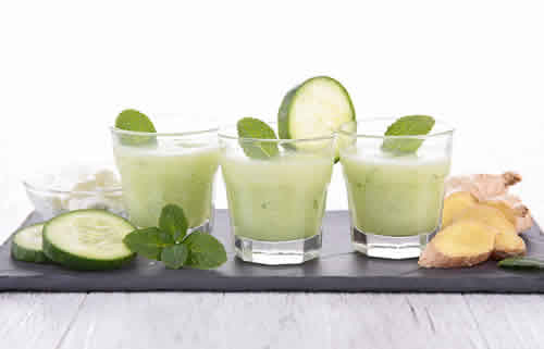 姜、黃瓜、椰子油和蓬蒿油 姜、黃瓜、椰子油和蓬蒿油