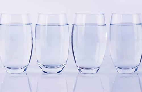 喝水對頭髮有補水效果防止頭髮毛躁乾枯 喝水對頭髮有補水效果防止頭髮毛躁乾枯