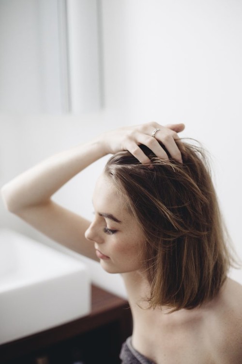 乾性頭髮的5種最佳DIY治療_小蘇打