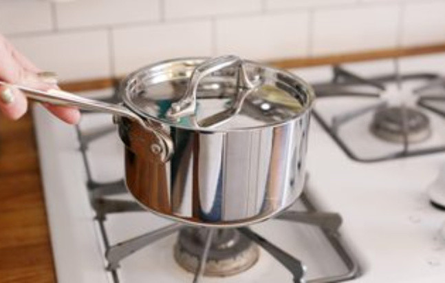 洋甘菊爽膚水——步驟1 洋甘菊爽膚水——步驟1