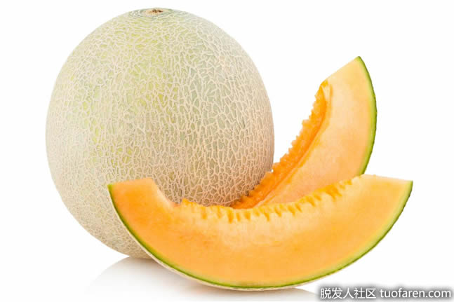哈密瓜,富含維生素C。 哈密瓜,富含維生素C。