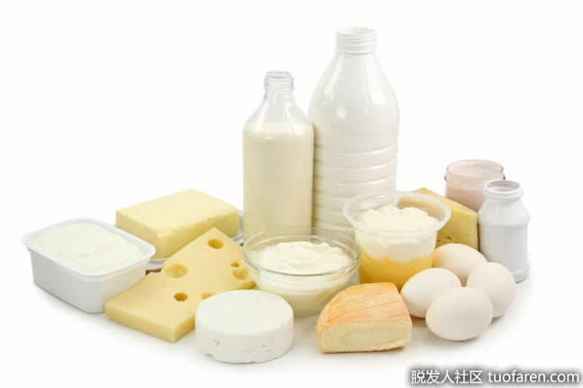 乳製品是鈣的良好來源。 乳製品是鈣的良好來源。