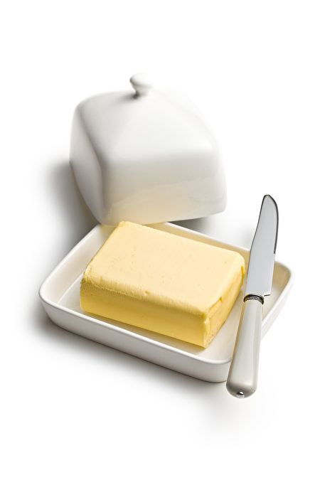 奶油讓髮質更柔軟。