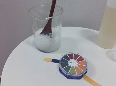 掉髮令人煩惱。 掉髮令人煩惱。