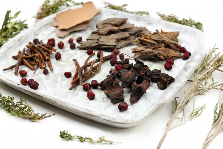 中醫從血氣虛和腎虛脾虛等方面着手治療,可以改善令人煩惱的掉髮問題。 中醫從血氣虛和腎虛脾虛等方面着手治療,可以改善令人煩惱的掉髮問題。