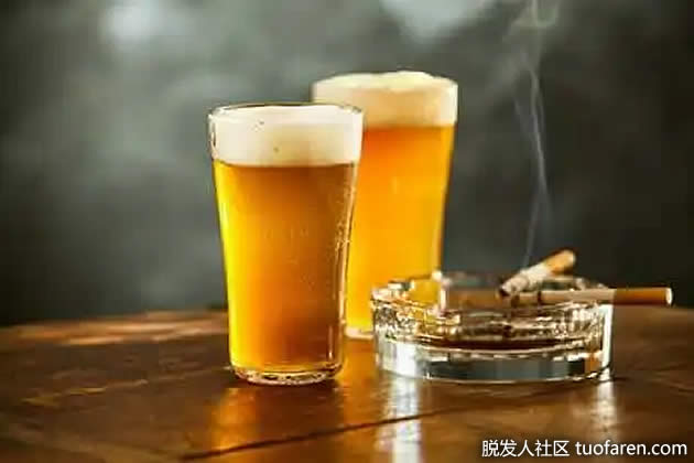 飲酒和吸煙導致脱髮