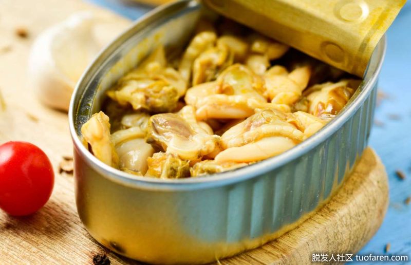 蛤蜊罐頭：除了是世界上最常見的營養不足外，鐵的缺乏也是脱髮的眾所周知的原因。鮮為人知的是，蛤蜊罐頭是鐵中最豐富的食物來源之一。