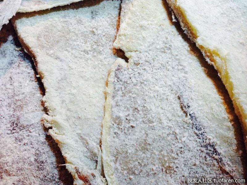 鹹鱈魚乾：幹醃鱈魚的賴氨酸含量最高，85克(3盎司)的鱈魚含有5克左右的助發營養素。它還含有鐵和鋅的固體含量。