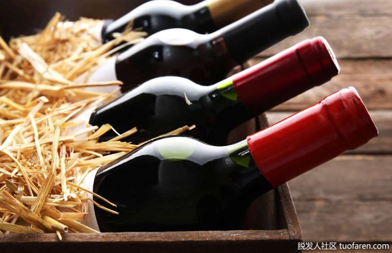 紅酒：飲酒對健康的益處可能備受爭議，但不容否認的事實是，紅酒富含抗氧化劑。一杯中等大小的咖啡產生5 mmol，比石榴汁多，與滴濾咖啡差不多。