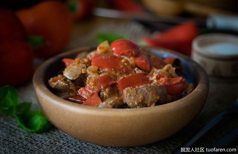 雞肝：魚類和紅肉的鐵含量最高，但家禽也有豐富的營養。值得一提的是，雞肝每85克(3盎司)含有10.8毫克。它還含有適量的賴氨酸和鋅。
