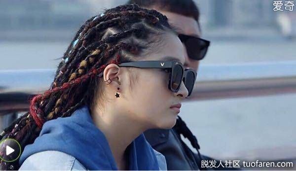 好先生 對於關曉彤大家並不陌生,有着