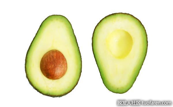 牛油果/鱷梨：牛油果含有高濃度的天然脂肪酸，存在於皮膚細胞中，有助於保持皮膚光滑。當局部應用於頭髮和頭皮，他們有額外的能力刺激膠原蛋白和彈性蛋白的生產。做一個髮膜會很有幫助。