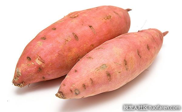 紅薯：紅薯富含β -胡蘿蔔素，β -胡蘿蔔素是維生素A的前體，不僅能促進頭皮健康，還能有效促進頭髮生長。